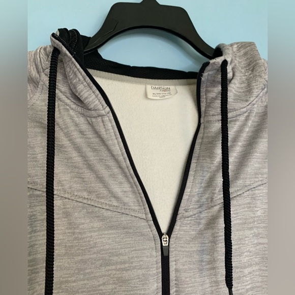 Danskin Now light gray full zip hooded jacket with pockets Sz XL - Picture 4 of 7